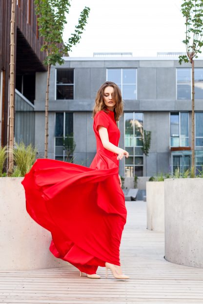 ryskiai raudona ilga suknele moterims